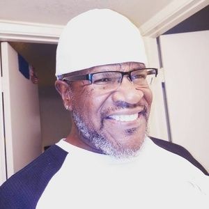 Meet your Posher, Derrick